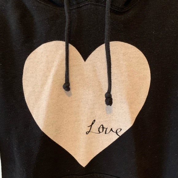 Forever 21 Love sweatshirt - Picture 3 of 5